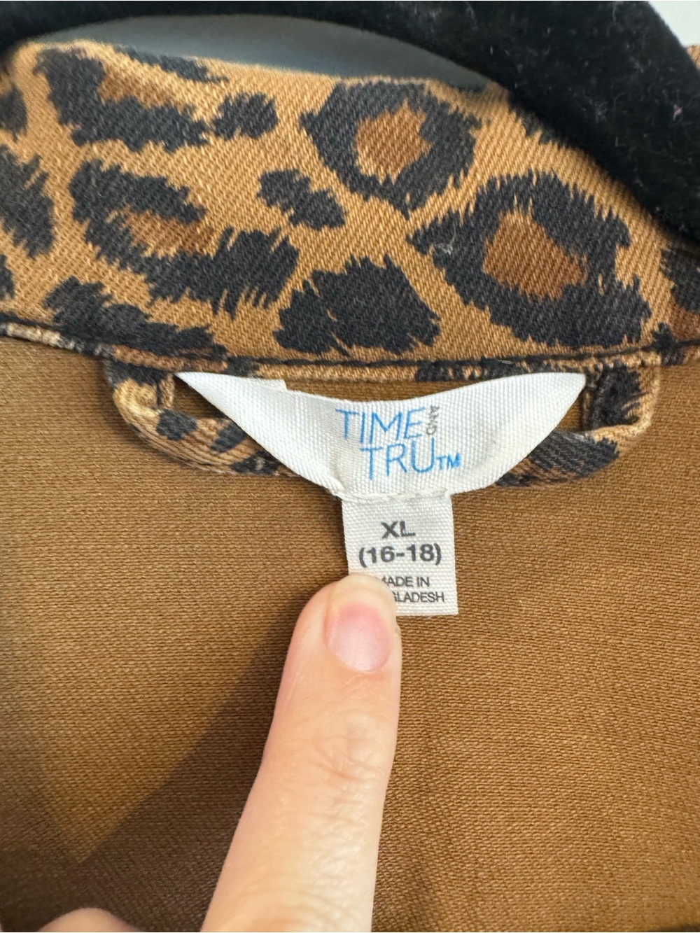 Time and Tru Leopard Print Jean Trucker Jacket - Brown/Tan - Picture 4 of 6